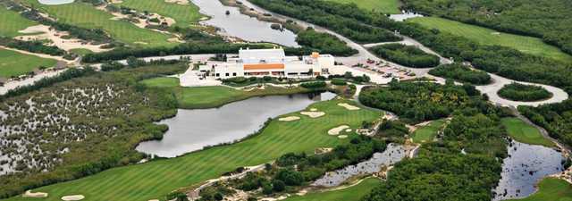 Riviera Cancun Golf & Resorts: Aerial view
