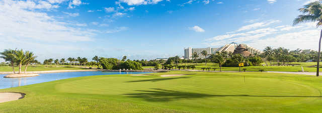 Iberostar Cancun GC: 18th green